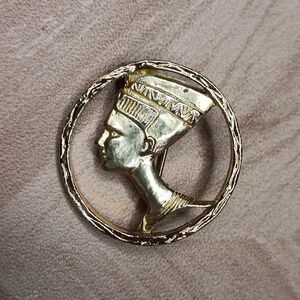 Vintage Queen Nefertiti Egyptian Revival style gold tone brooch